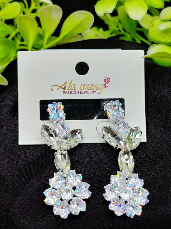 Imported Radiant Floral Elegance Drop Earrings – Sparkle with Every Step