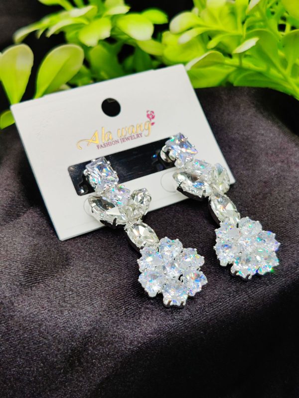 Imported Radiant Floral Elegance Drop Earrings – Sparkle with Every Step